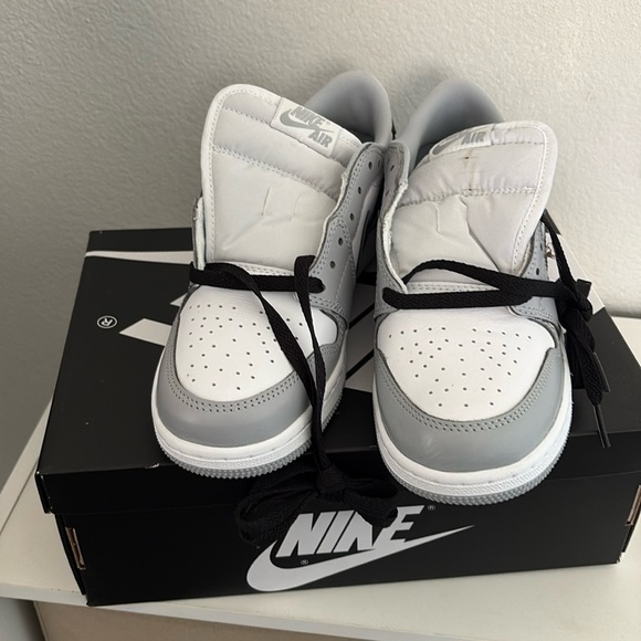Air Jordan 1 retro low grey black